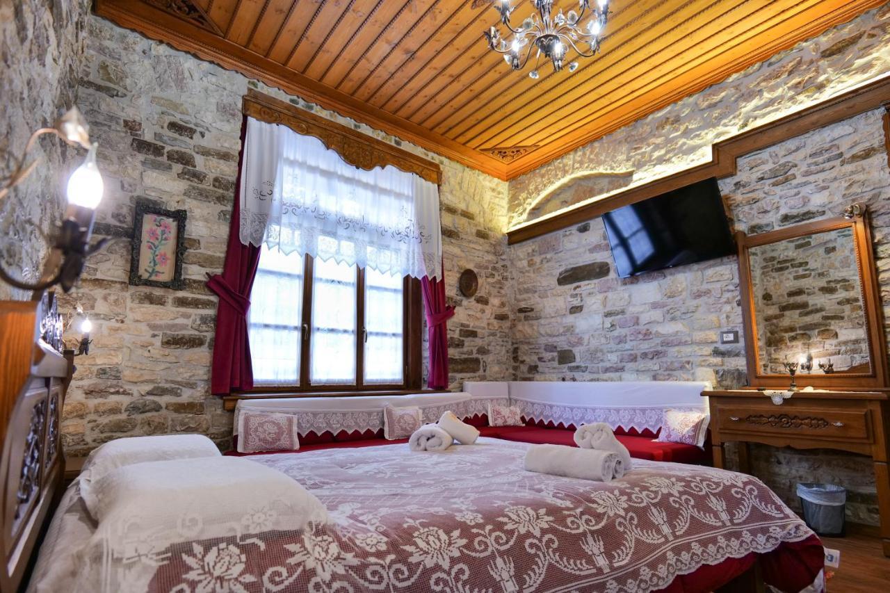 Hotel Bineri จีโรคาสเตอร์ ภายนอก รูปภาพ