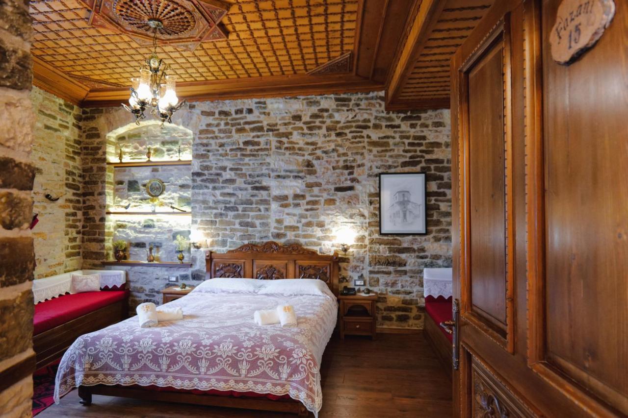 Hotel Bineri จีโรคาสเตอร์ ภายนอก รูปภาพ