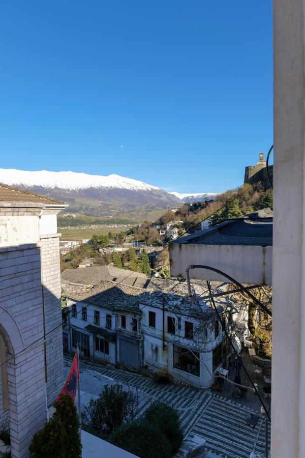 Hotel Bineri จีโรคาสเตอร์ ภายนอก รูปภาพ